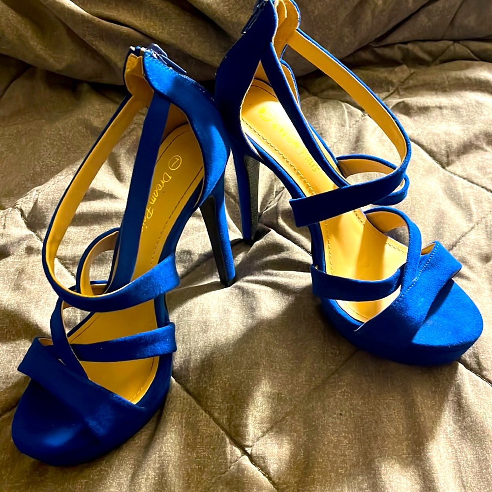 Dream Pairs heels. In the color royal blue and a size 7.